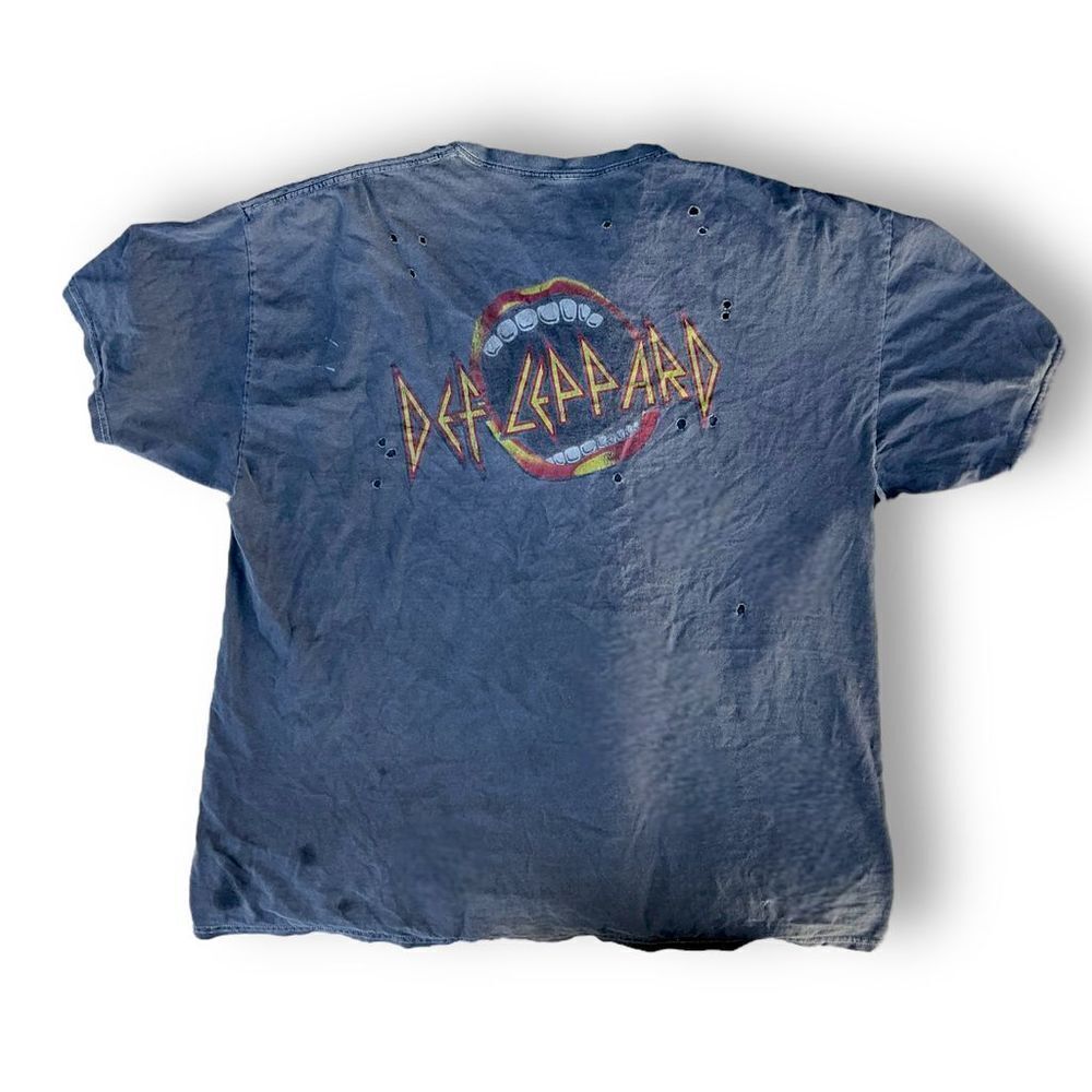 🧨 Def Leppard “Love Bites” Tee 🦷 Distressed Vintage Rock Shirt (XL) - Picture 6 of 6